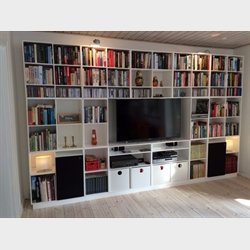 Smal KVADRAT reol med 3 rum - hvidmalet birk