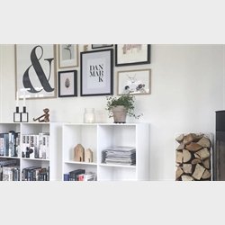 Stor KVADRAT reol med 4 rum - hvidmalet birk