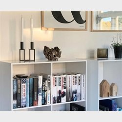 Stor KVADRAT reol med 4 rum - hvidmalet birk